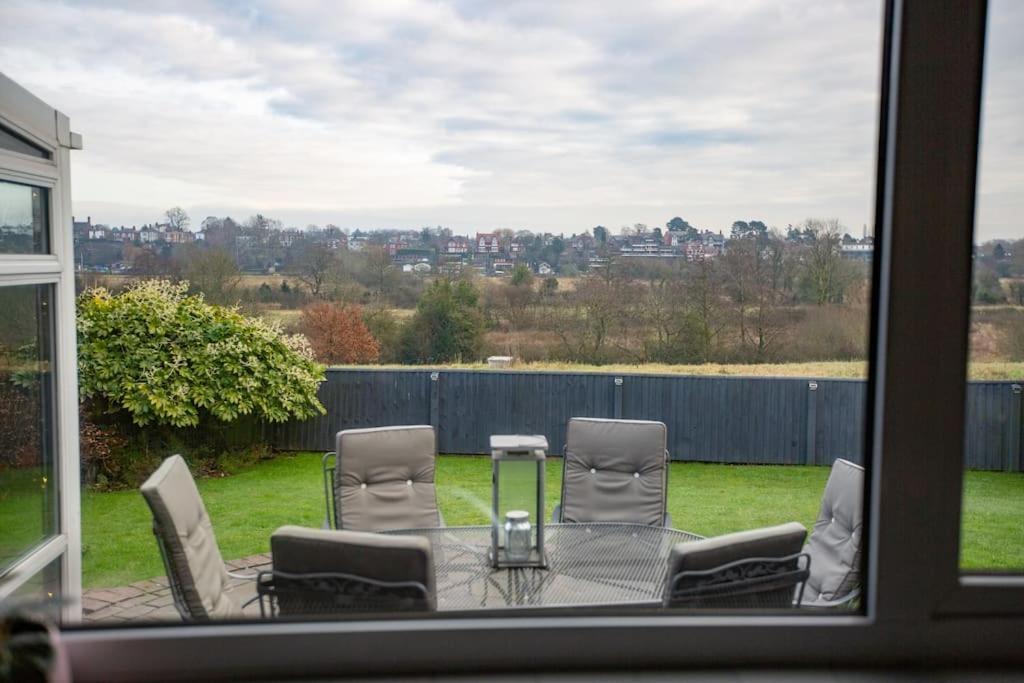 City Home With Parking And Garden- Pet Friendly Chester Exterior foto